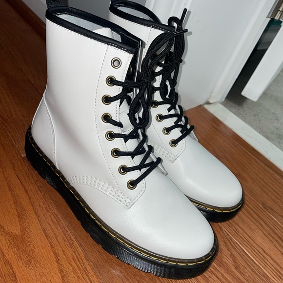 Dr. Martens White Combat Boots size 7 “Zavala” - Picture 9 of 10